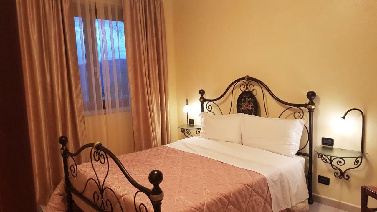 Hotel Le Tre Rose Bono  Exterior foto